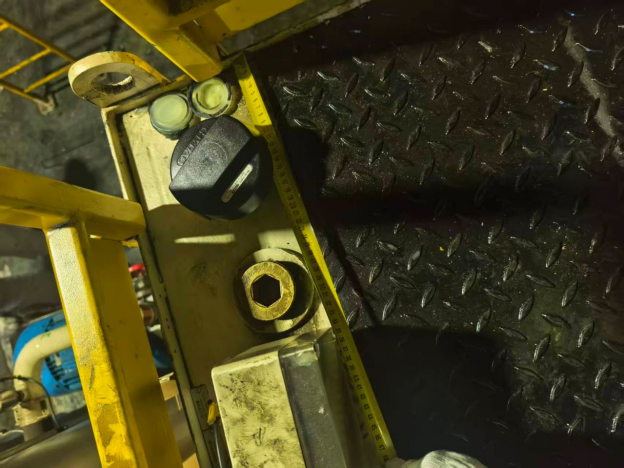 某大型汽车冲压车间选配我司液压驱动离心净油机